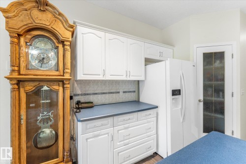 18 Hillcrest Court, Spruce Grove, AB 