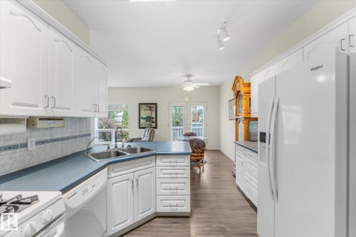 18 Hillcrest Court, Spruce Grove, AB 
