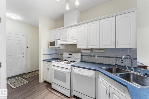 18 Hillcrest Court, Spruce Grove, AB 