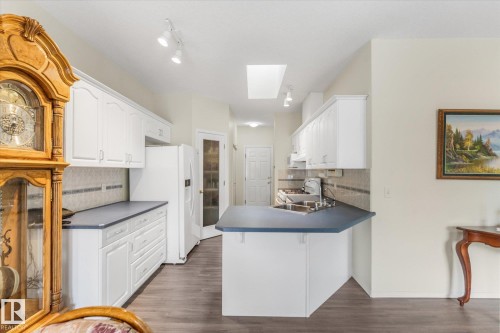 18 Hillcrest Court, Spruce Grove, AB 