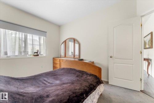 18 Hillcrest Court, Spruce Grove, AB 