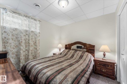 18 Hillcrest Court, Spruce Grove, AB 