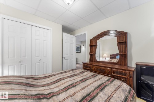 18 Hillcrest Court, Spruce Grove, AB 