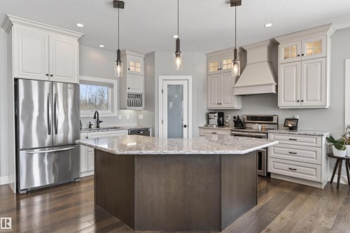 1609 Horseshoe Bay, Cold Lake, AB - Indoor Photo Showing Kitchen With Upgraded Kitchen