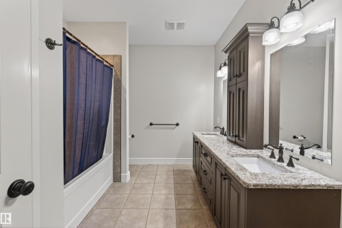 1609 Horseshoe Bay, Cold Lake, AB - Indoor Photo Showing Bathroom