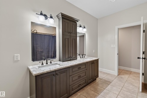 1609 Horseshoe Bay, Cold Lake, AB - Indoor Photo Showing Bathroom