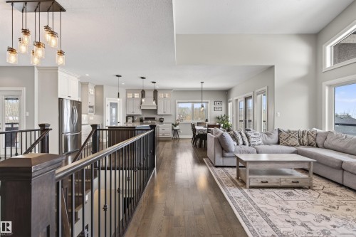1609 Horseshoe Bay, Cold Lake, AB - Indoor Photo Showing Living Room