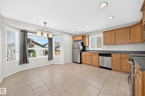 9204 Scott Lane, Edmonton, AB 