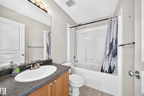 9204 Scott Lane, Edmonton, AB 