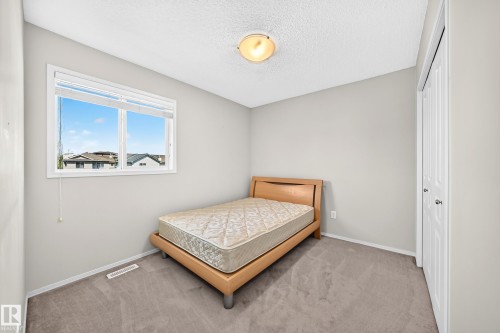 9204 Scott Lane, Edmonton, AB 