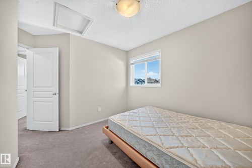 9204 Scott Lane, Edmonton, AB 
