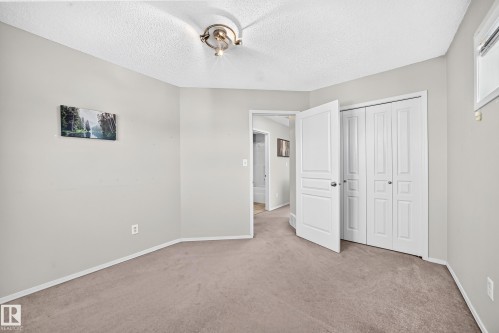 9204 Scott Lane, Edmonton, AB 