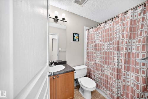 9204 Scott Lane, Edmonton, AB 