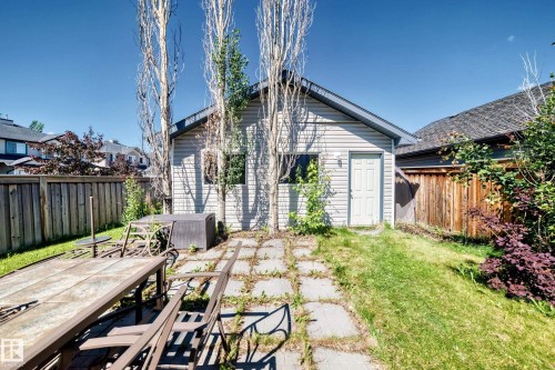 9204 Scott Lane, Edmonton, AB 