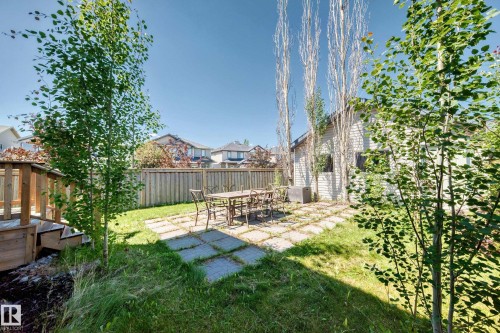 9204 Scott Lane, Edmonton, AB 