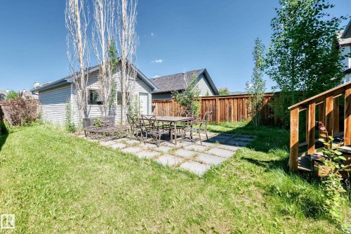 9204 Scott Lane, Edmonton, AB 
