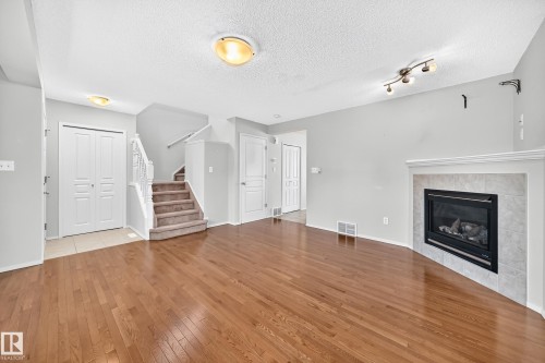 9204 Scott Lane, Edmonton, AB 