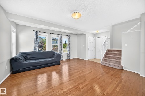 9204 Scott Lane, Edmonton, AB 
