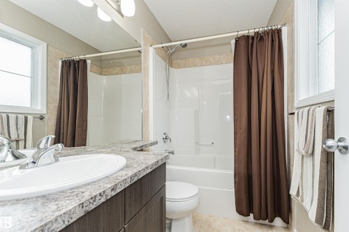 16423 134 Street, Edmonton, AB 