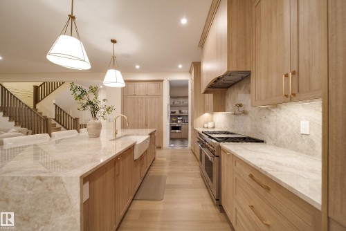 7308 Ada Boulevard, Edmonton, AB 