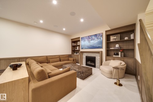 7308 Ada Boulevard, Edmonton, AB 