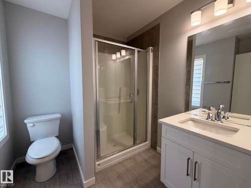 1758 Keene Crescent Sw, Edmonton, AB - Indoor Photo Showing Bathroom