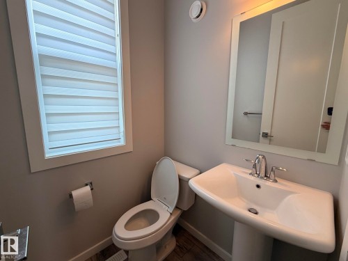 1758 Keene Crescent Sw, Edmonton, AB - Indoor Photo Showing Bathroom