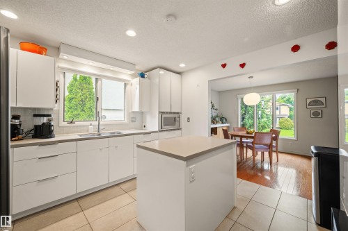 11329 33A Avenue, Edmonton, AB 