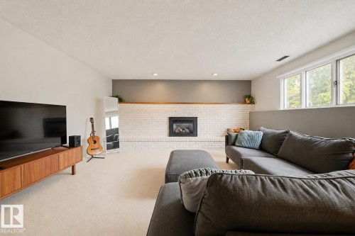 11329 33A Avenue, Edmonton, AB 