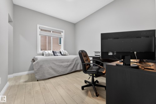 1231 26 Street, Edmonton, AB 