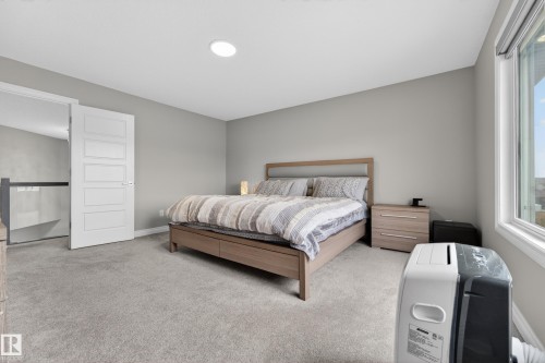 1231 26 Street, Edmonton, AB 