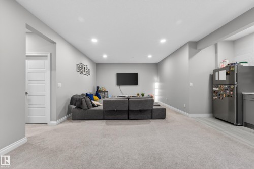 1231 26 Street, Edmonton, AB 