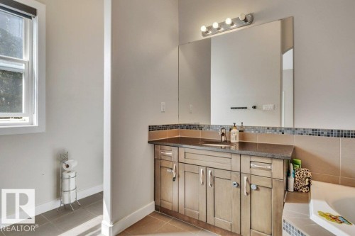 12 1720 Garnett Point(E), Edmonton, AB 