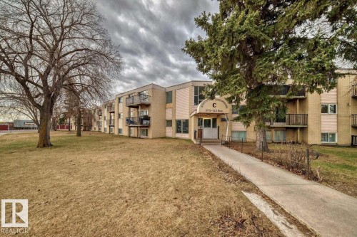 #4C 5715 133 AV NW NW , Edmonton, AB T5A 0K3 2