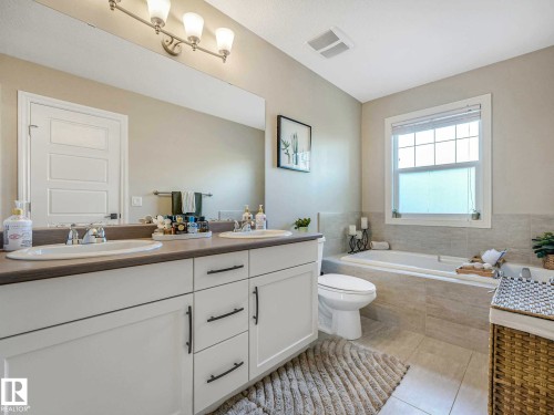 162 Kirpatrick Way, Leduc, AB 