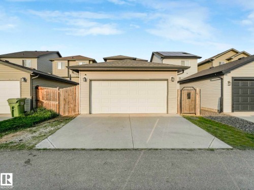 Two-car garage - 162 Kirpatrick Way, Leduc, AB 