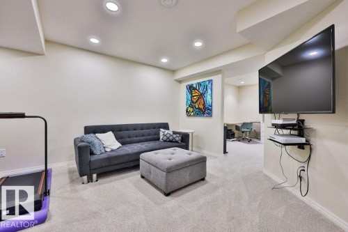 8760 Stein Lane, Edmonton, AB 