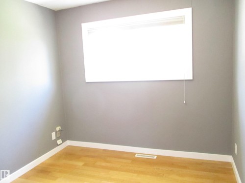3rd bedroom on main floor - 10946 165 Street Nw, Edmonton, AB 