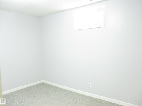 5th bedroom located in basement - 10946 165 Street Nw, Edmonton, AB 