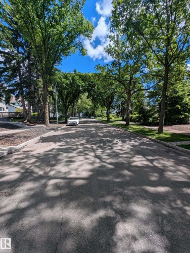 10922 62 Avenue, Edmonton, AB 