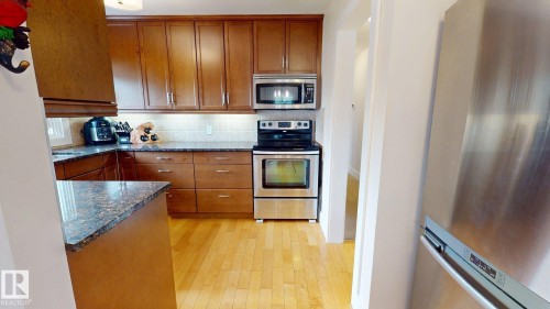 15627 83 Avenue, Edmonton, AB - Indoor Photo Showing Kitchen