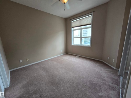 Edmonton, AB - Indoor Photo Showing Other Room
