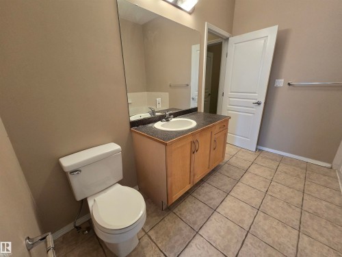 Edmonton, AB - Indoor Photo Showing Bathroom