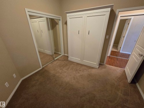 Edmonton, AB - Indoor Photo Showing Other Room