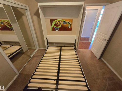 Edmonton, AB - Indoor Photo Showing Other Room