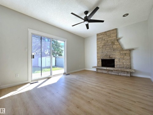 8011 182A Street, Edmonton, AB 