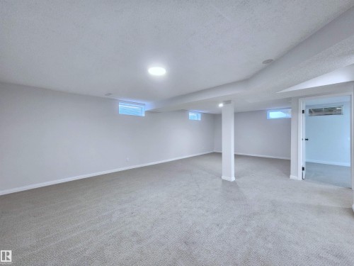 8011 182A Street, Edmonton, AB 