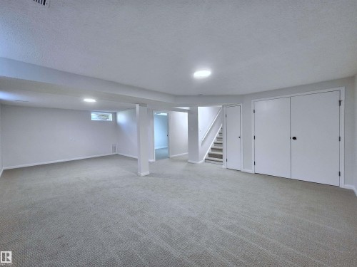 8011 182A Street, Edmonton, AB 