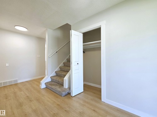 8011 182A Street, Edmonton, AB 
