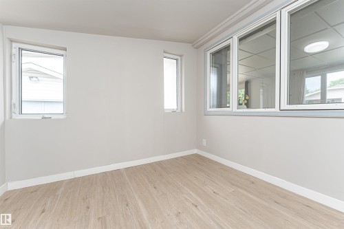 1031 West Mt Crescent, Edmonton, AB 